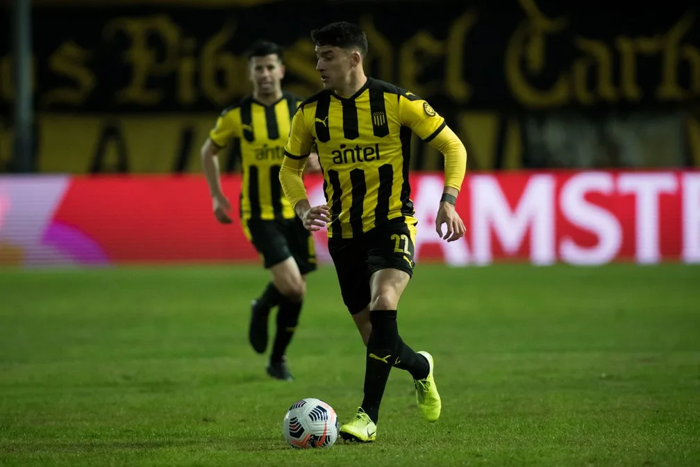 Perto do Palmeiras, Piquerez vive dia de despedidas em treino do Peñarol