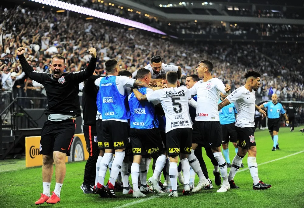 Corinthians chega à 17ª final no século e tem aproveitamento de 83% decidindo em casa