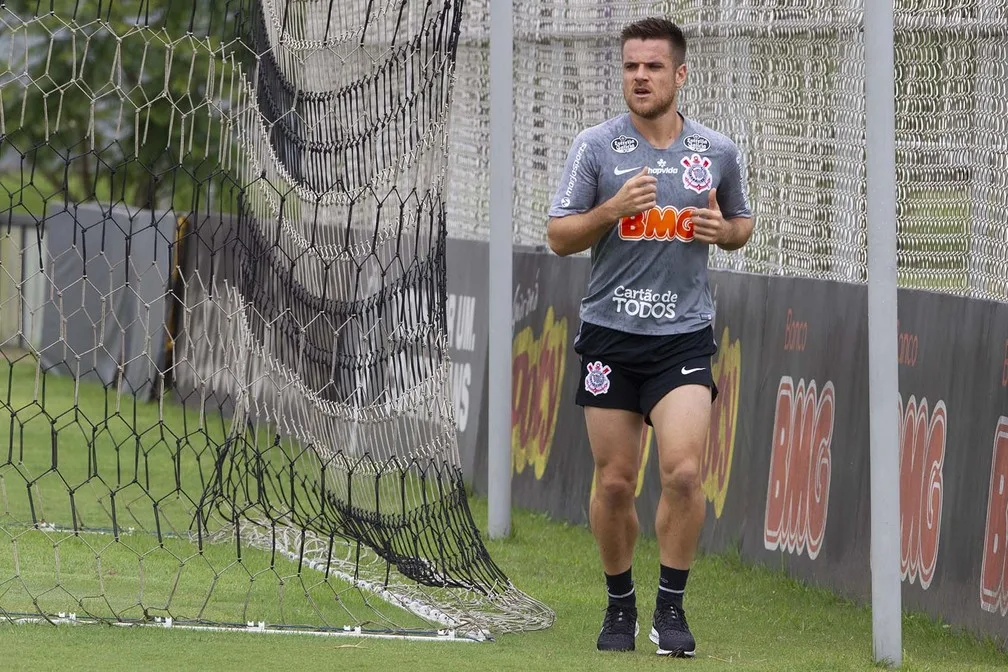 Ramiro fala sobre momento do Corinthians e assume: “Quero marcar meu nome na história”