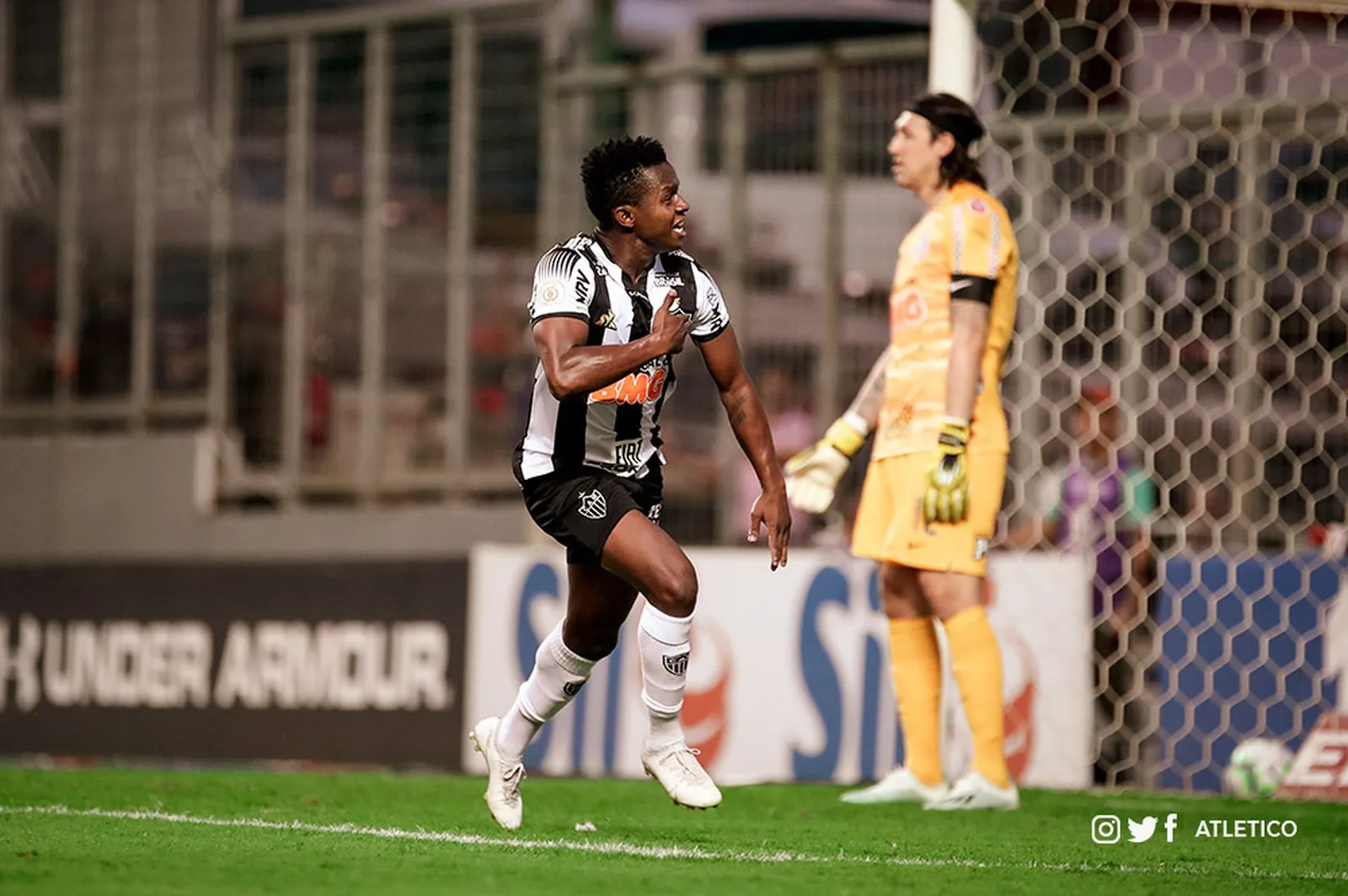Cazares deixa a lista de reforços do Corinthians com Tiago Nunes: 