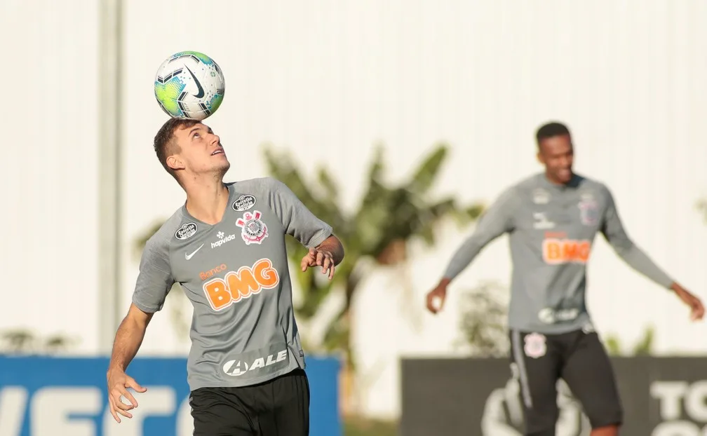 Jô e Lucas Piton evoluem, e Corinthians crê em retornos contra o América-MG