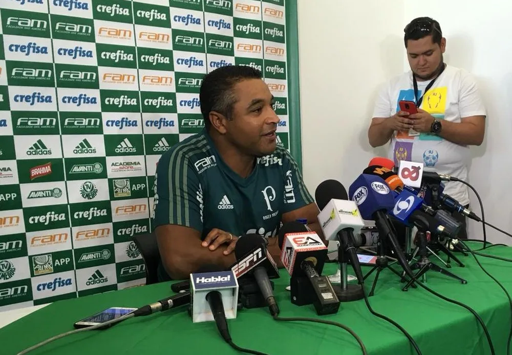 O grupo do Palmeiras é o mais forte da Libertadores? Roger tem certeza que sim