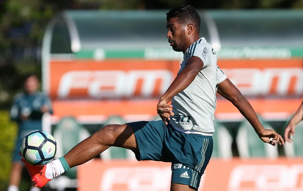  Entenda por que Thiago Santos pode ser a novidade na zaga do Palmeiras