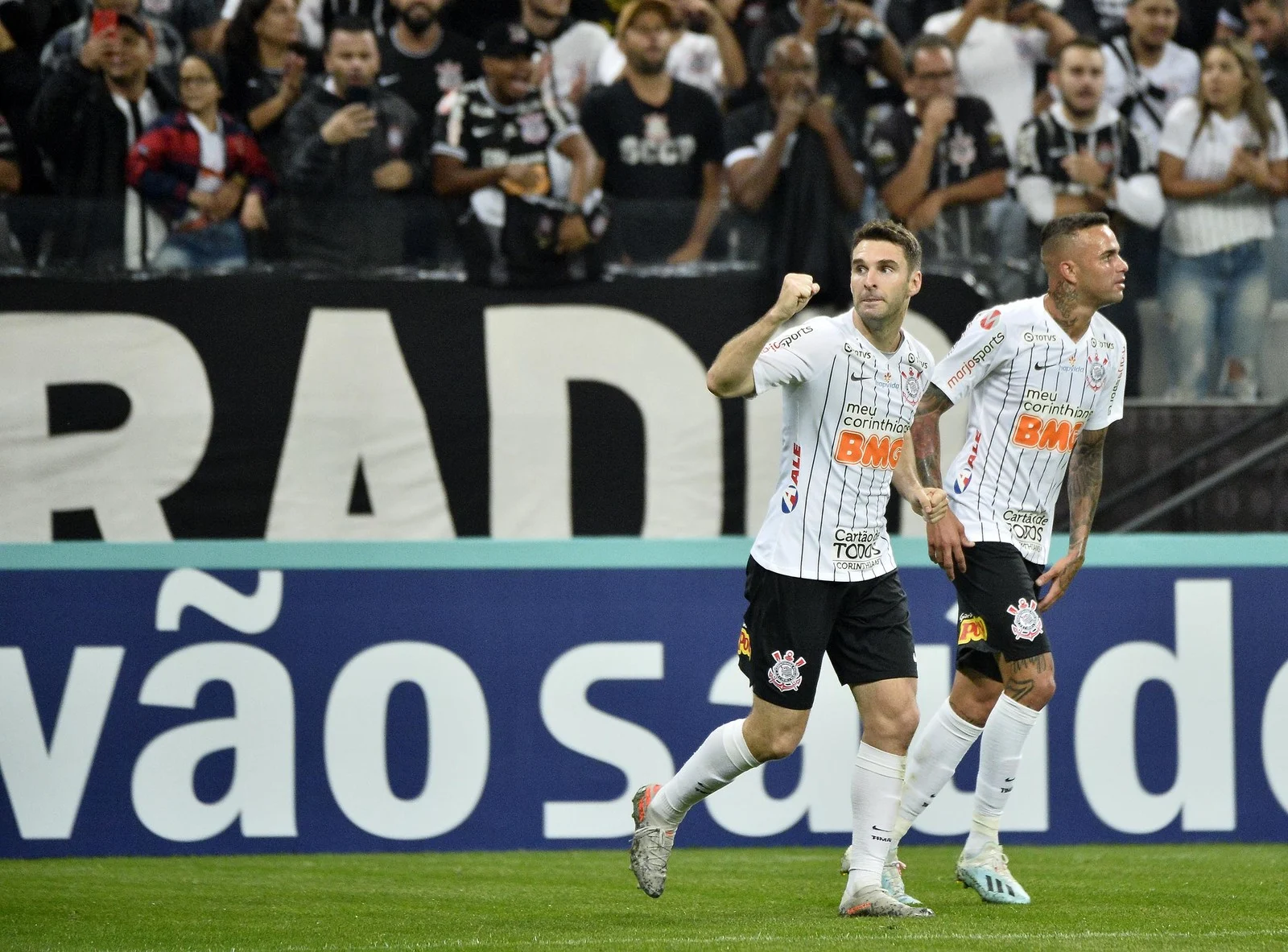 [ANÁLISE]: Corinthians de Tiago Nunes se apresenta à Fiel com goleada e mais de 700 passes