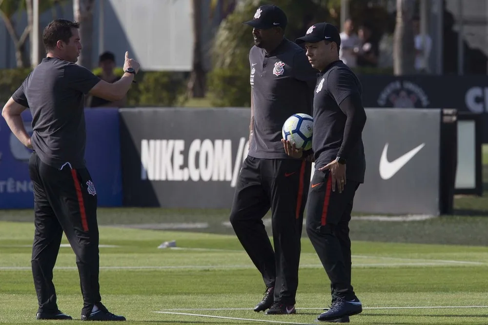 Loss fica mais distante da equipe em nova função no clube