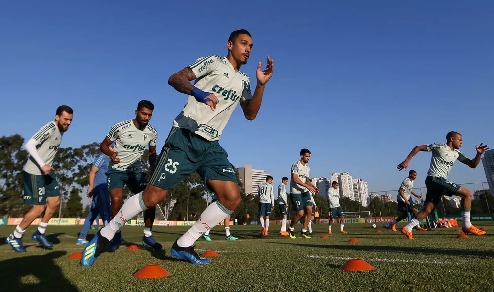 Zagueiro aprova apelido no Palmeiras: 