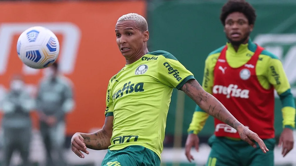 Deyverson se diz feliz por voltar ao Palmeiras contra o Corinthians: 