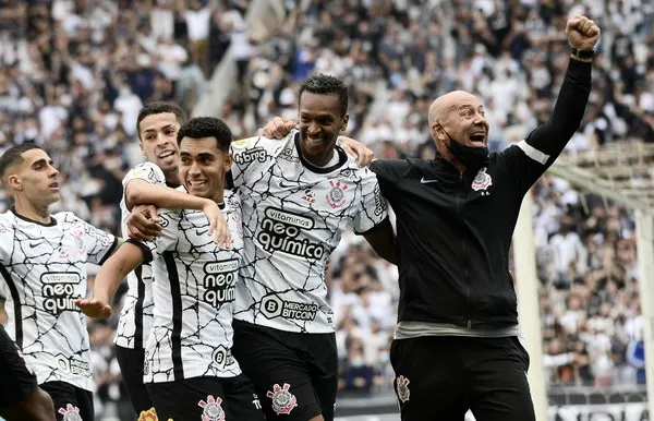 Dê nota aos jogadores de Corinthians x Santos hoje