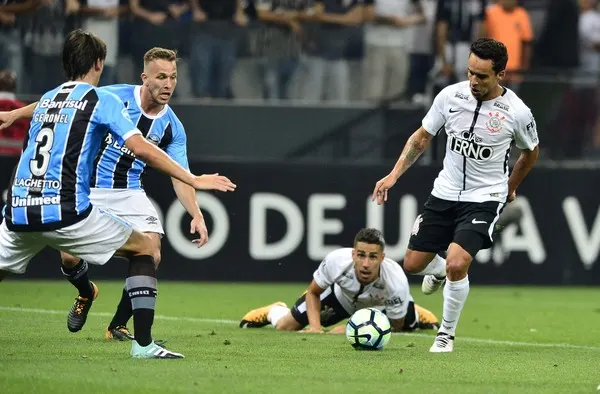 Após 29 rodadas, Corinthians tem 83% de chance de título; Z-4 segue embolado