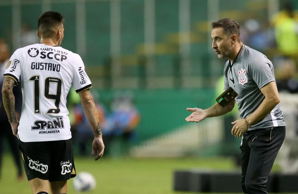 Vitor Pereira destaca dois pontos perdidos na Colômbia