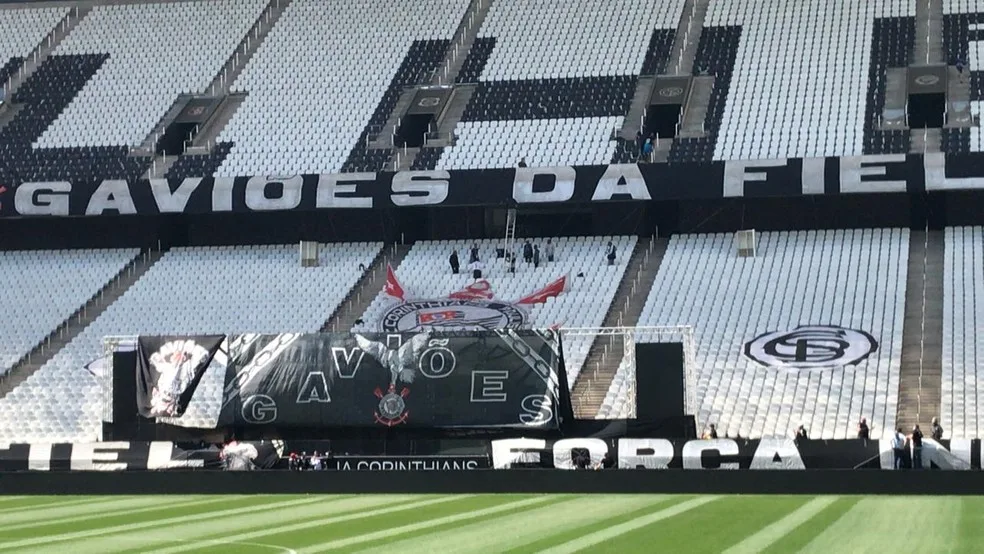 Sem poder assistir à final, torcida do Corinthians prepara surpresa para receber o time; confira