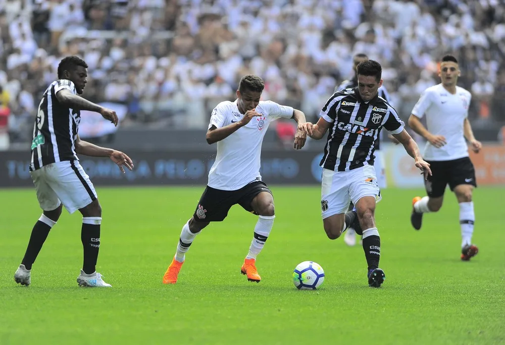 Análise: Pedrinho vem atuando cada vez melhor e Corinthians tropeça antes das decisões