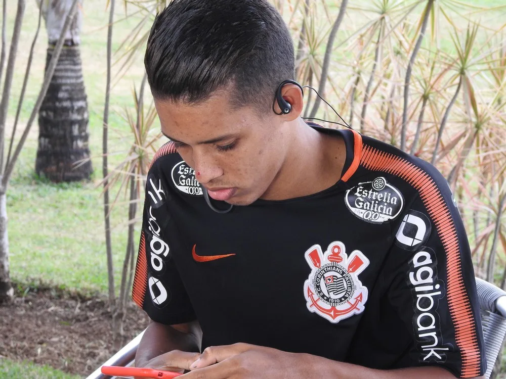 Herói, Pedrinho pode ter pouco tempo no Corinthians