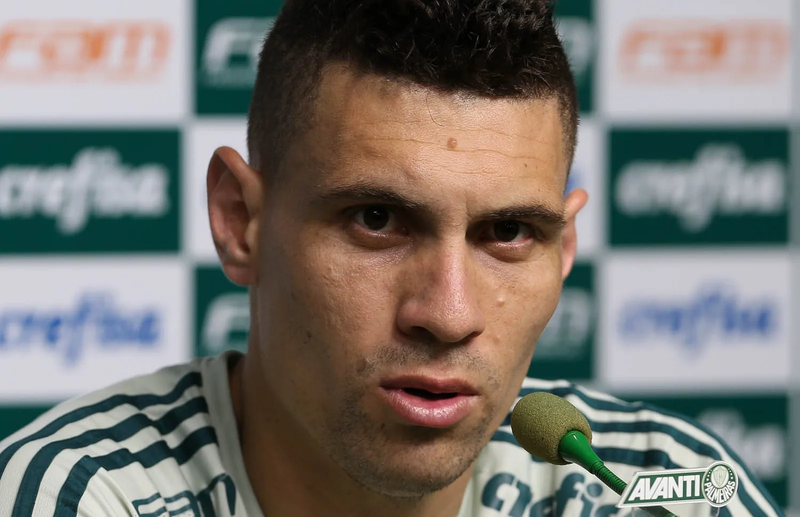  Moisés, do Palmeiras, faz desabafo sobre post falso e critica jornalista