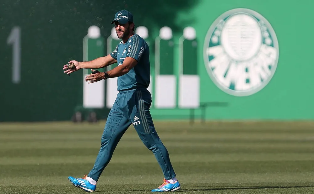 Desfalques? Mayke e Moisés não vão a campo em treino do Palmeiras