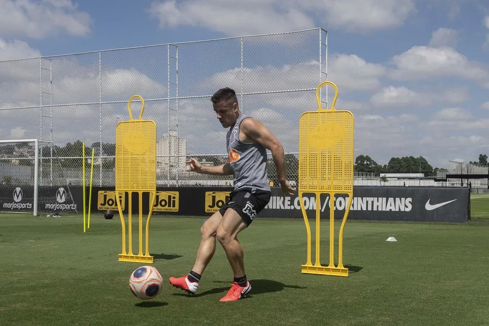 Ramiro é mais um a defender Tiago Nunes e comenta sobre redução salarial no Corinthians