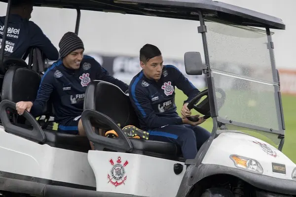 Arana se recupera antes do previsto e pode voltar ao Corinthians contra o Santos