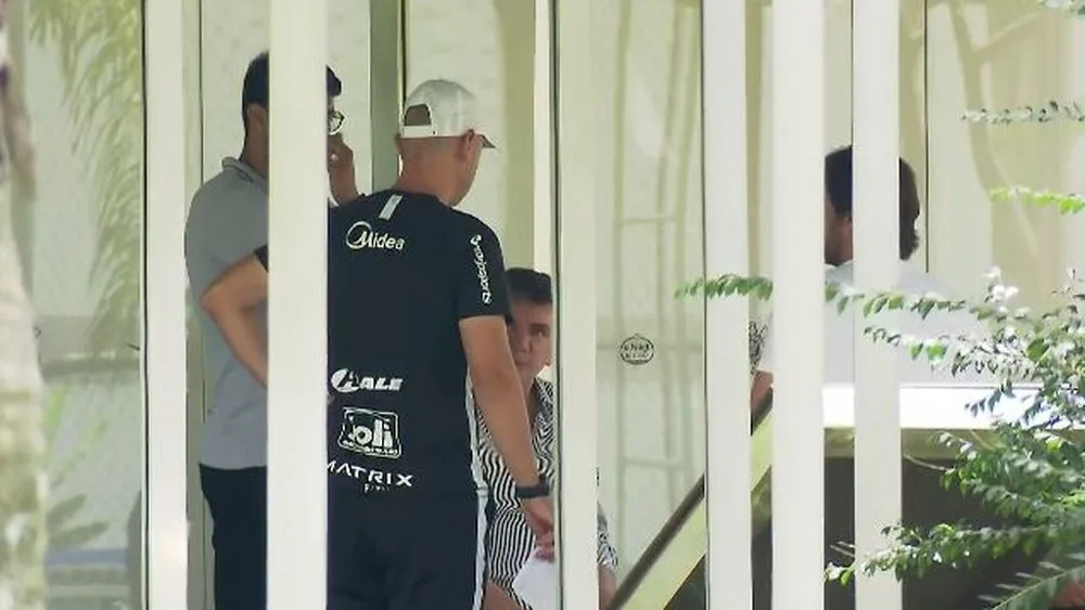 Corinthians se reapresenta com reforço em campo e conversa entre diretoria e Tiago Nunes; veja o provável time