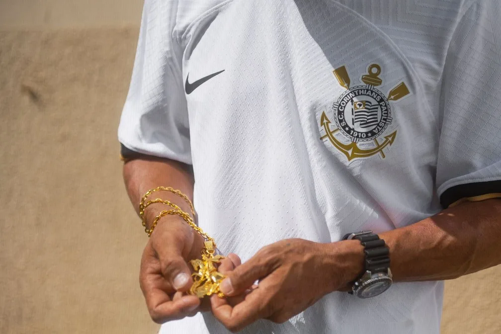 Corinthians lança nova camisa e estreia acontece contra o Boca