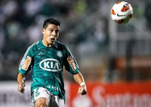  Palmeiras recusa oferta do Grêmio por Ayrton, que se anima em ficar