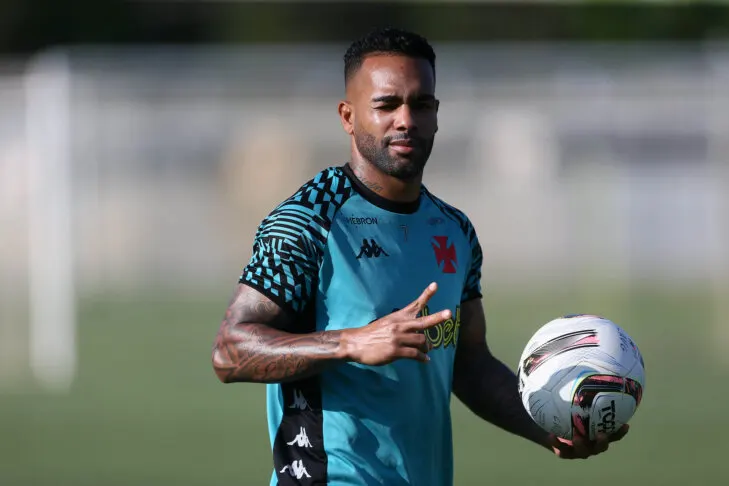 Corinthians pode fazer proposta por Alex Teixeira, que deve sair do Vasco