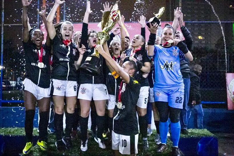 Equipe feminina do Corinthians é campeã invicta da Copa Playball de Futebol Society