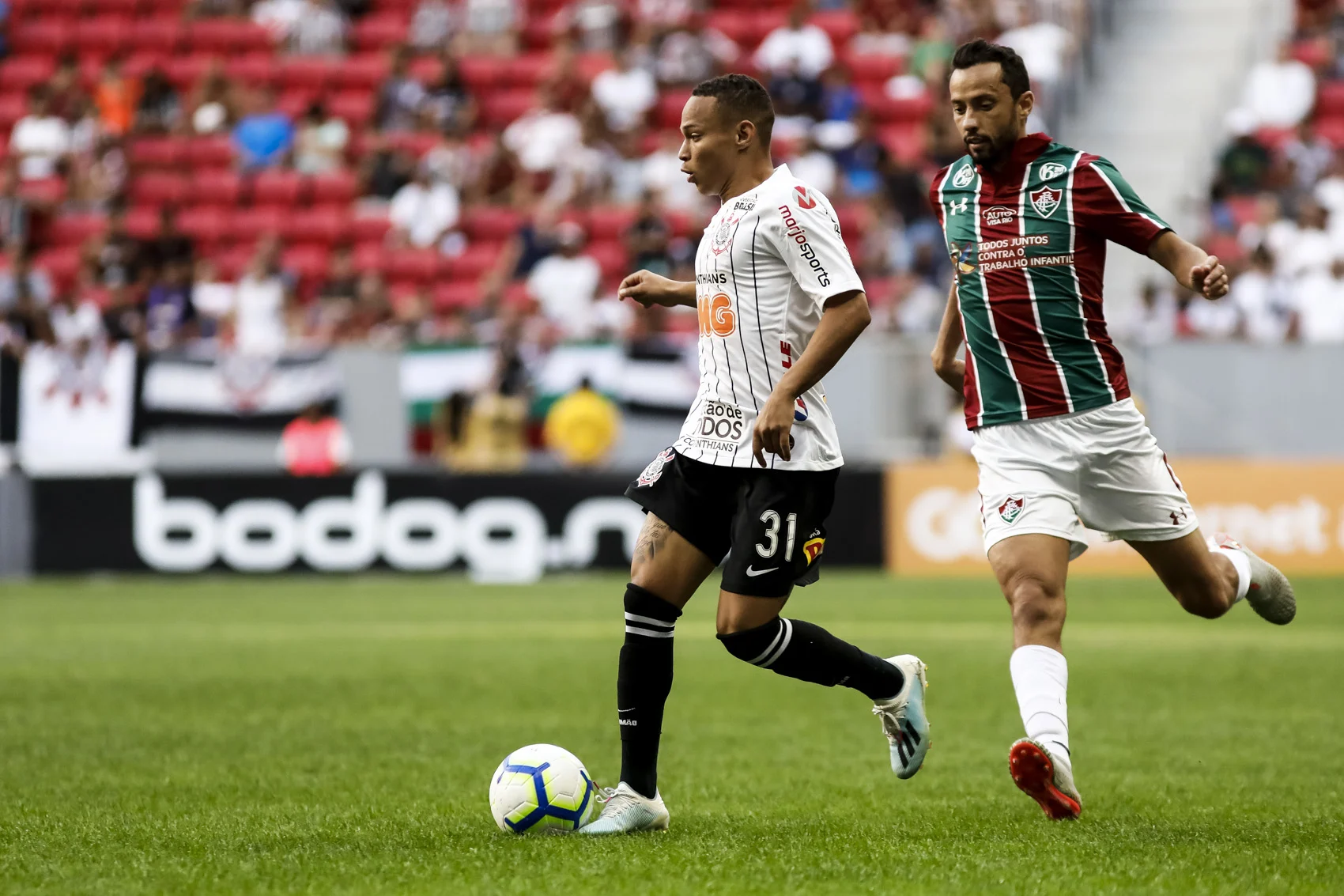 Corinthians recebe o Fluminense na última partida da temporada