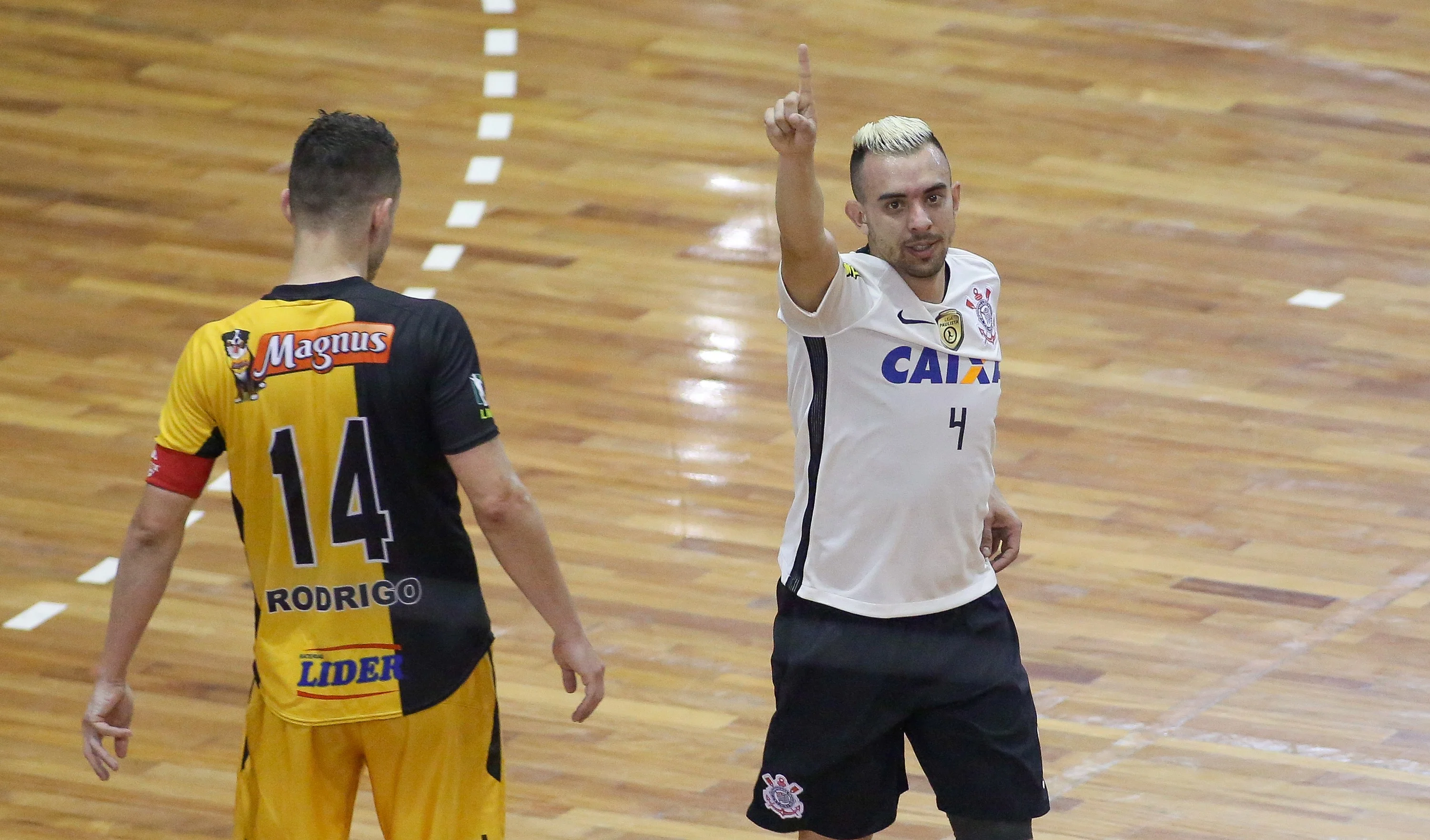 Campeão da Liga Nacional de Futsal pelo Corinthians, Leandro Caires está de volta