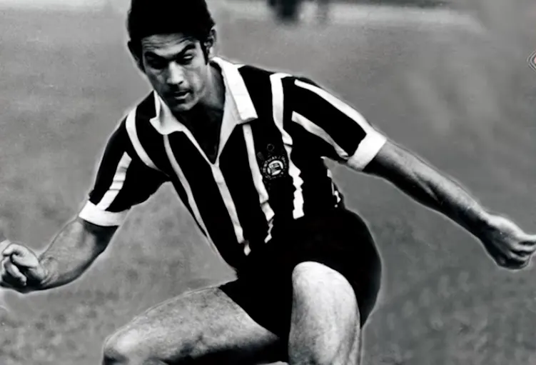 Há 55 anos, Rivelino estreava com gol pelo Corinthians