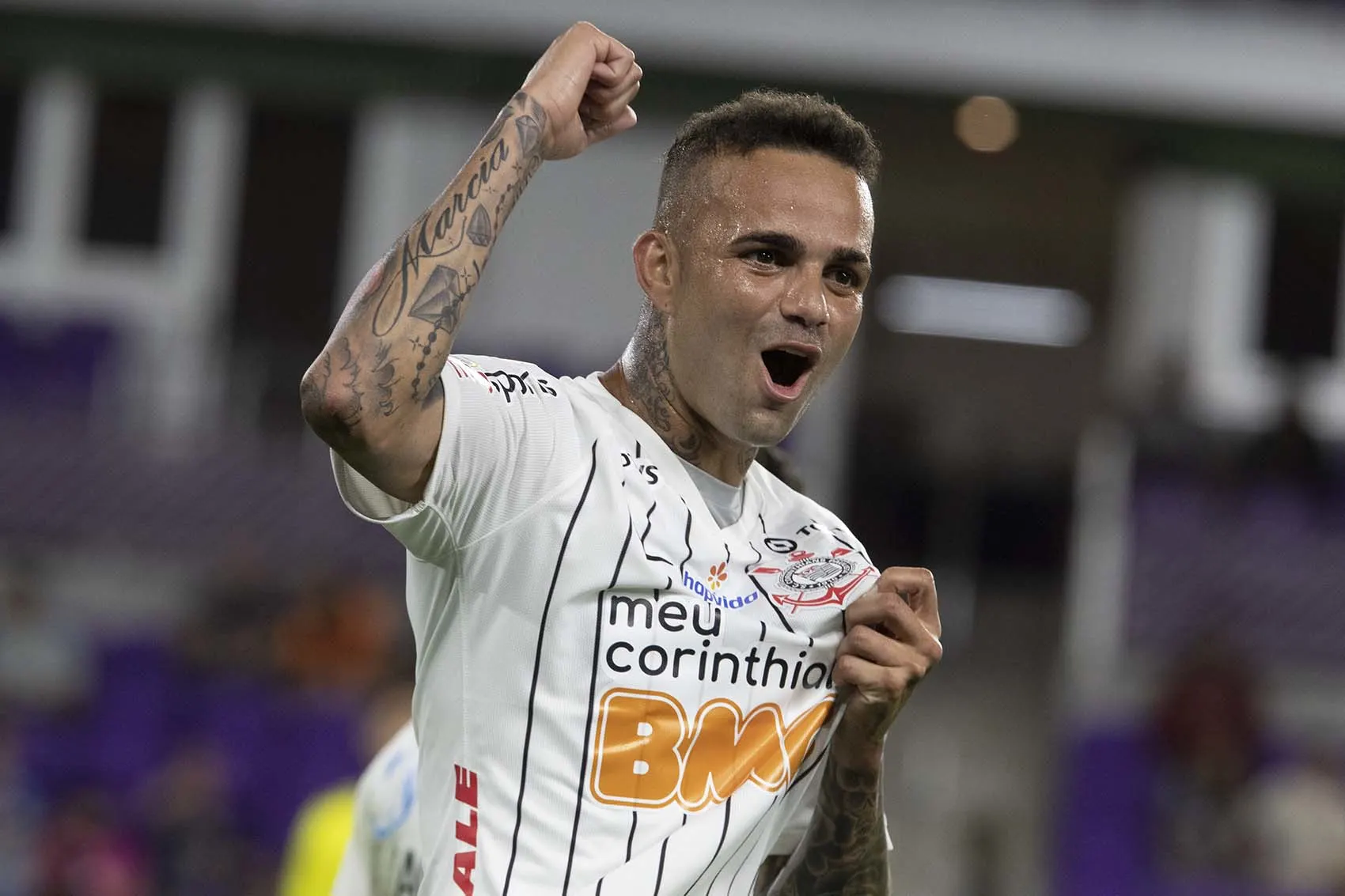 Luan faz grande estreia, marca dois golaços e diz: “Espero ajudar mais vezes o Corinthians”