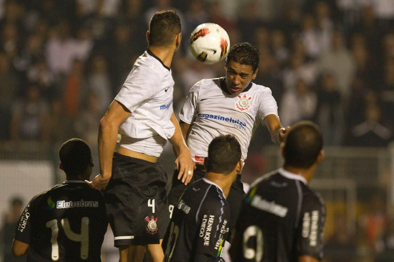 Ídolo do Corinthians, Paulinho completa 32 anos