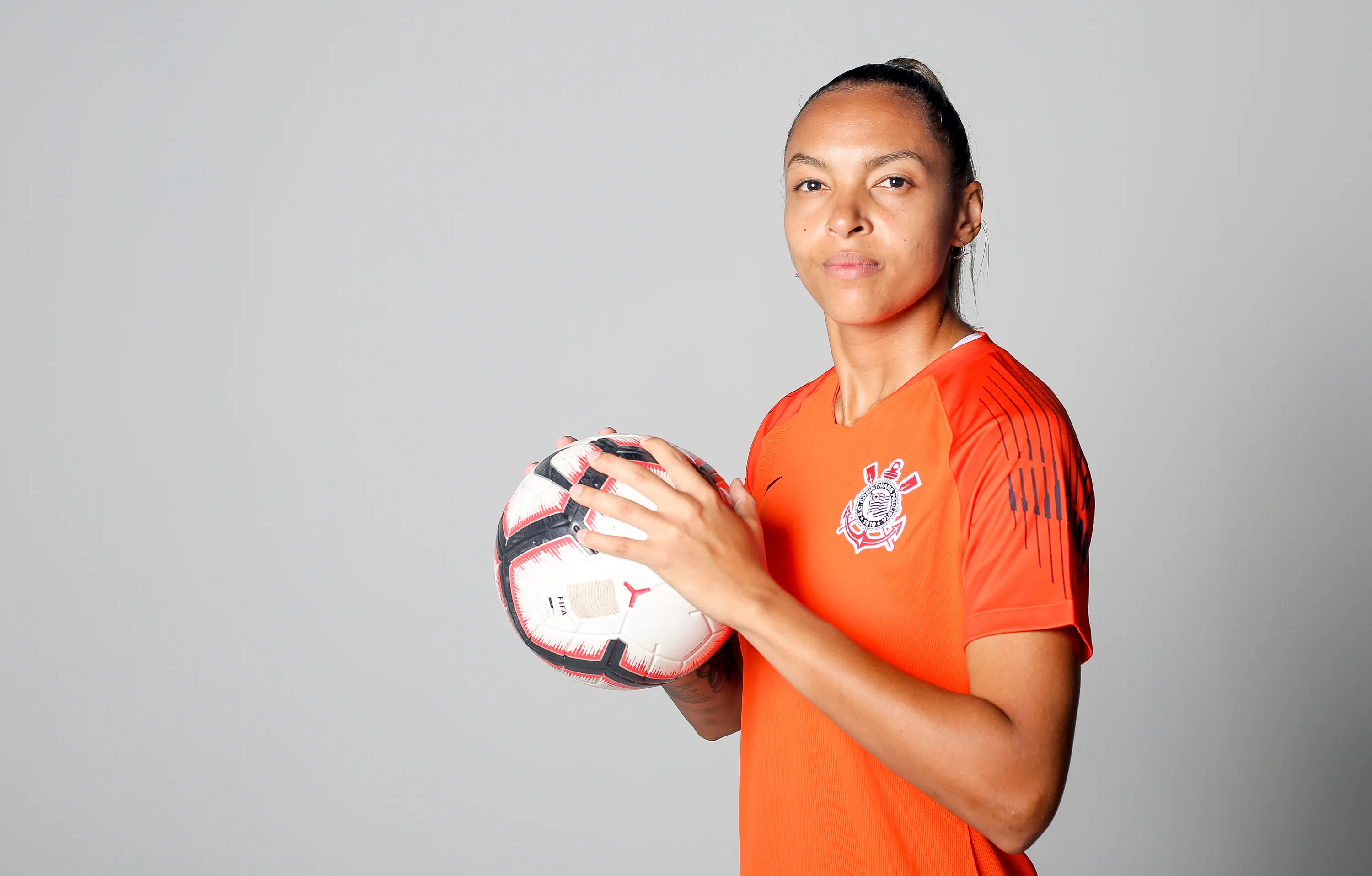 Feminino: Corinthians acerta empréstimo da goleira Taty Amaro