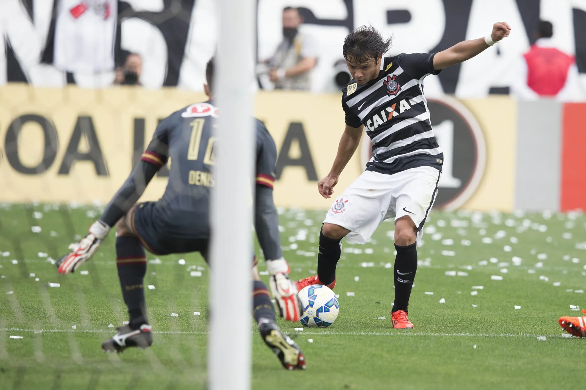 Há cinco anos, Corinthians levantava taça do hexa com goleada de 6 a 1 no Majestoso