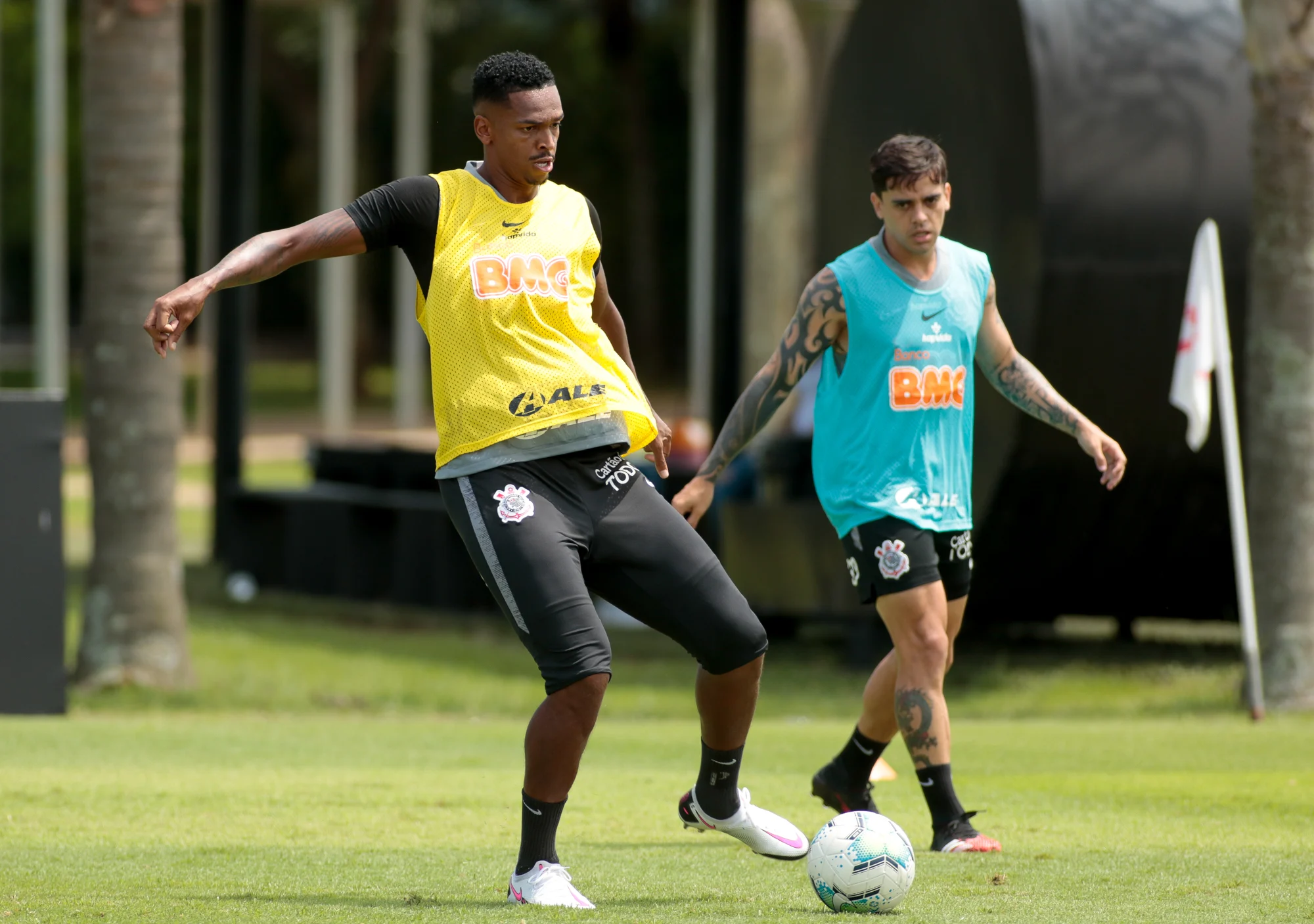 Corinthians “encurta espaços” em treino para não ser surpreendido pelo Bragantino