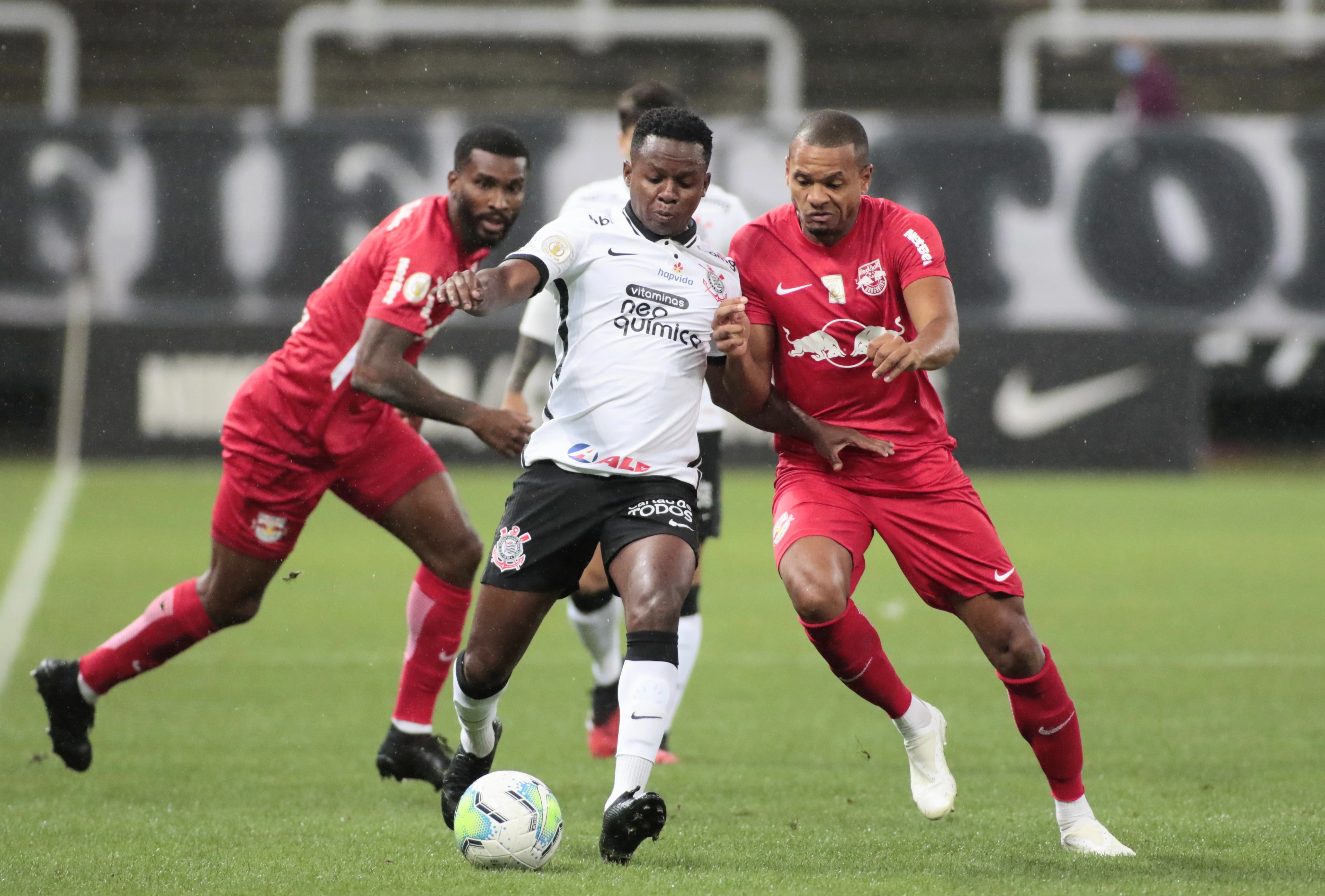 Como elenco se torna obstáculo do Corinthians na briga pela Libertadores