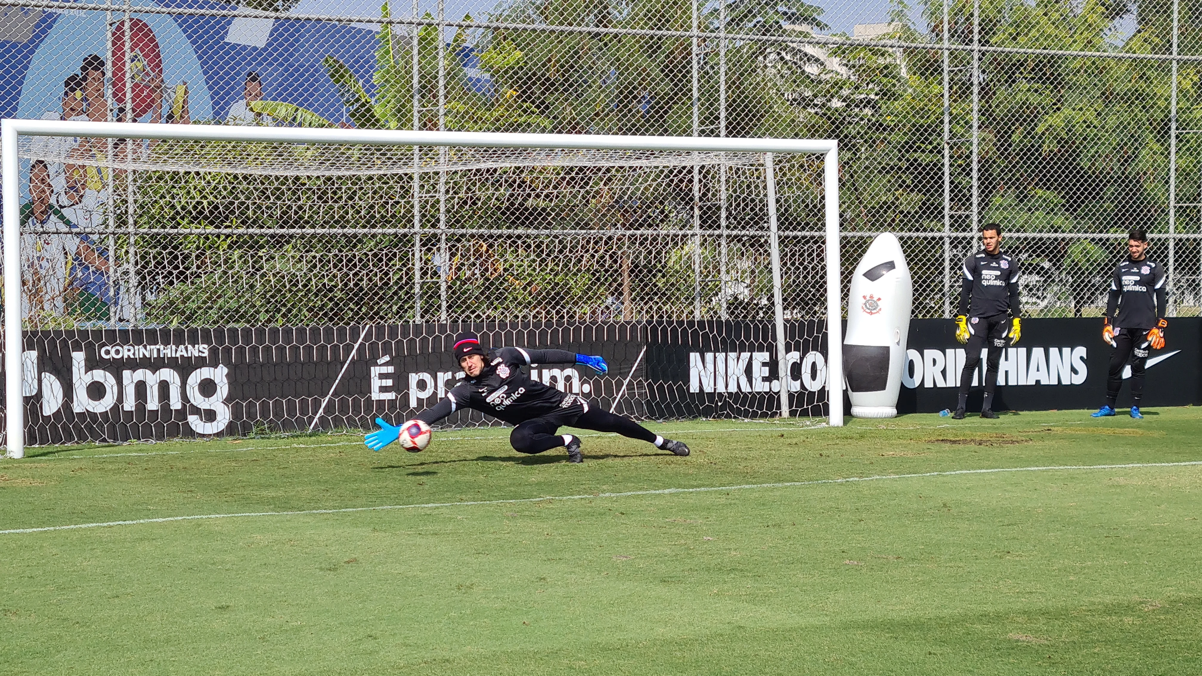 Corinthians tem desfalques e treina pênaltis para enfrentar o Palmeiras; veja provável escalação