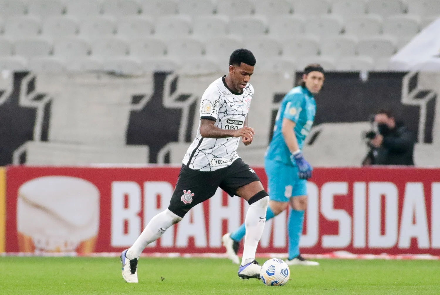 Se entrar em campo contra o Bahia, Gil completará 300 jogos com a camisa do Corinthians