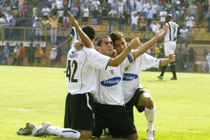 Há 16 anos, Corinthians conquistava seu quarto título do Brasileirão 