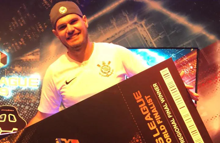 Felipe Mestre vence seletiva das Américas e garante Timão no Mundial de PES 2019