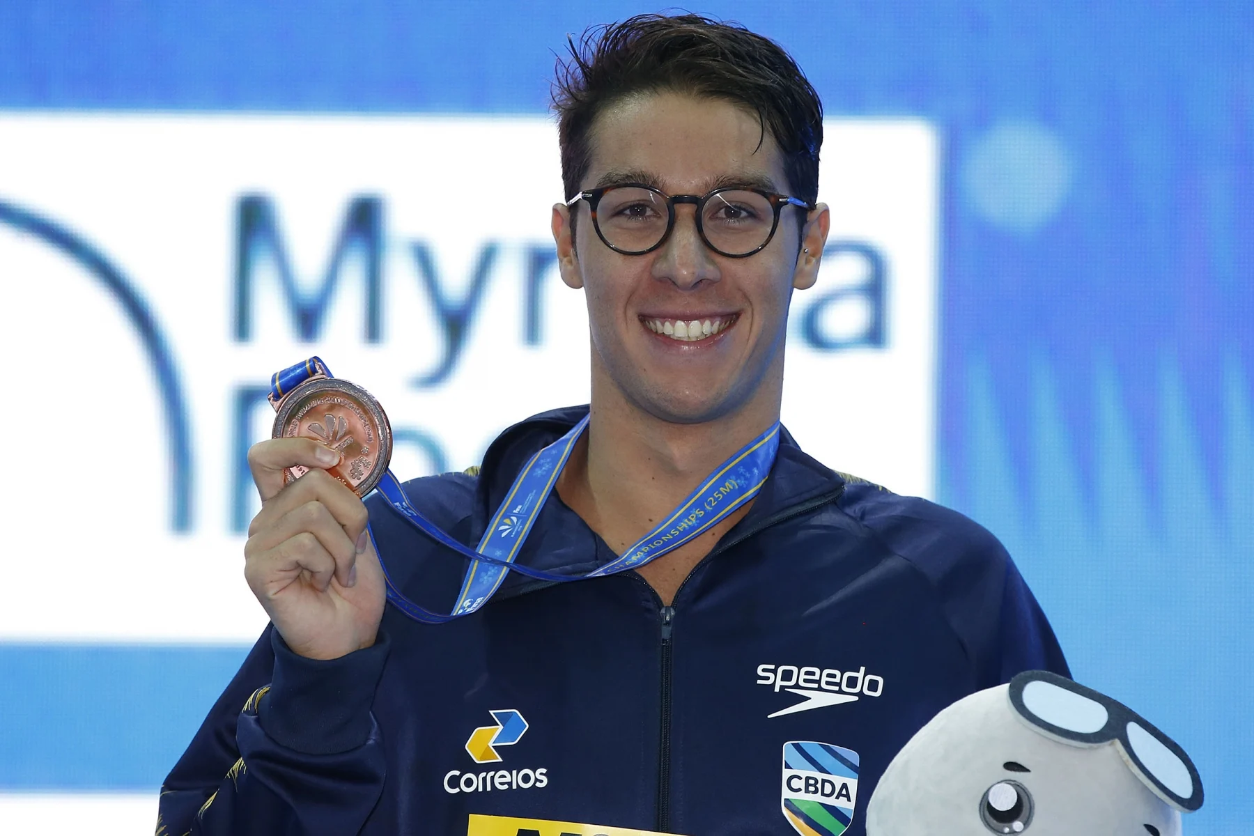 No Mundial de Piscina Curta na China, Brandonn Almeida é bronze nos 400m medley