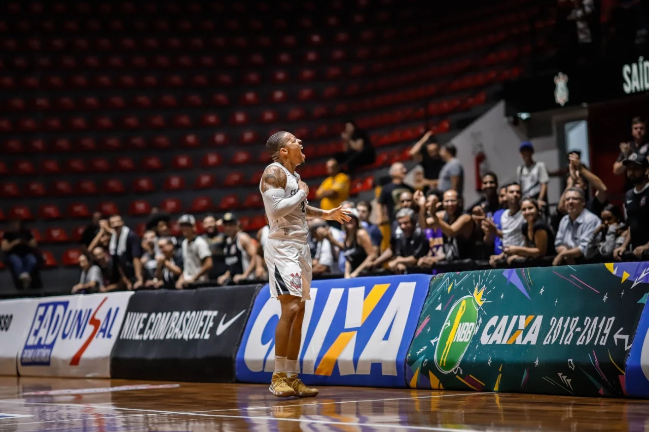 Na raça, Corinthians supera Brasília pelo jogo 2 do NBB