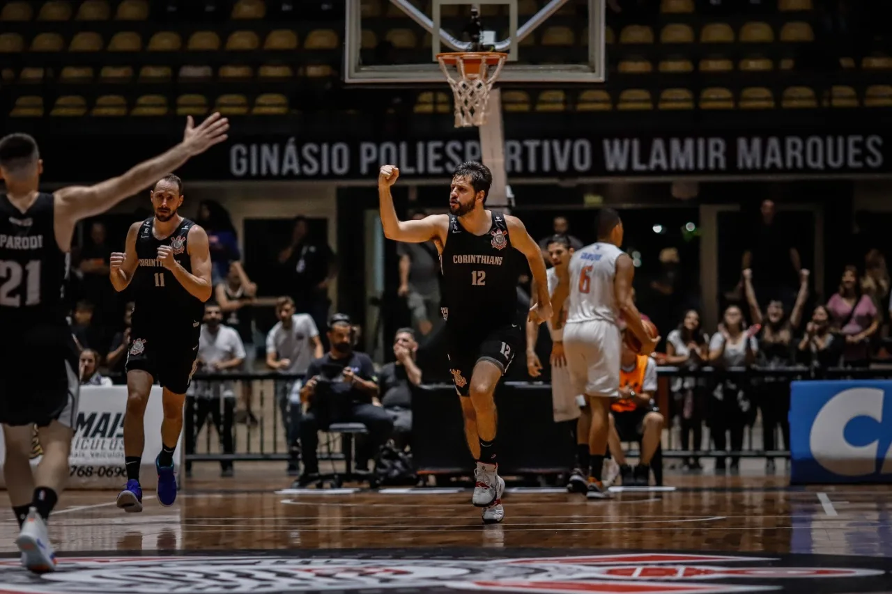 Corinthians vence Basquete Cearense pelo NBB