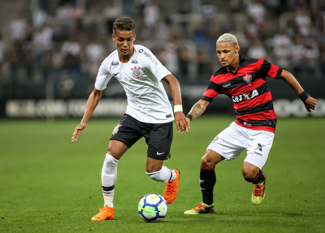 No Barradão, Corinthians enfrenta Vitória pela 30ª rodada do Brasileirão