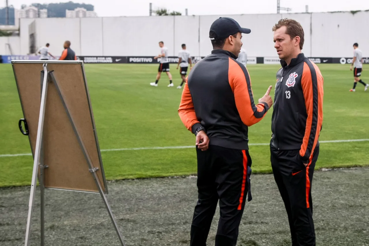 Direto do CT: Jair Ventura comanda trabalho técnico e tático