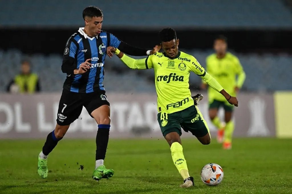 Destruição do Liverpool-URU: Palmeiras vence com placar elástico na Libertadores.