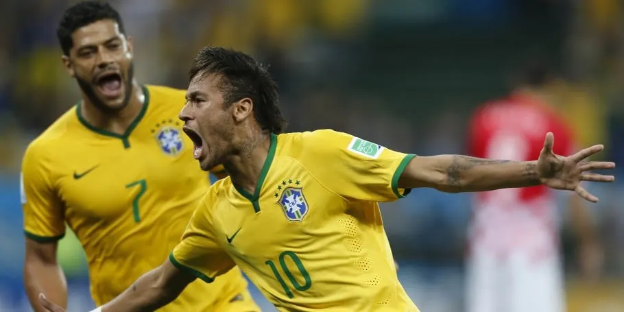 Alguns meses depois, a Seleção Brasileira estreou na Copa do Mundo de 2014, realizada no Brasil, na Arena. A Canarinho venceu a Croácia por 3 a 1, com dois gols de Neymar e outro de Oscar. (Foto: Rafael Ribeiro/CBF)