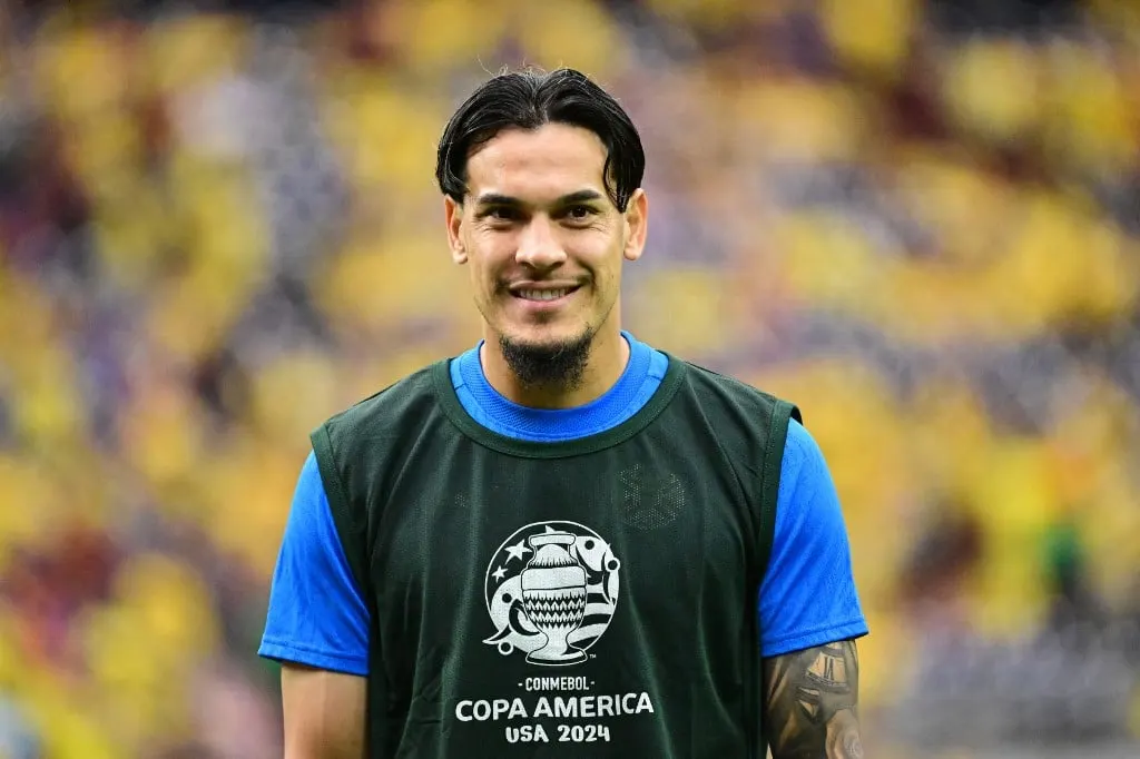 Ausência de Gustavo Gómez minimizada após eliminação precoce do Paraguai na Copa América.