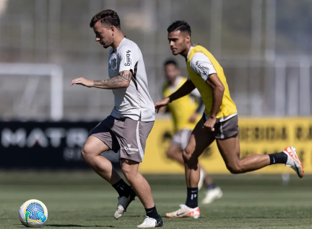 ryan fora do time profissional do corinthians há mais de dois meses