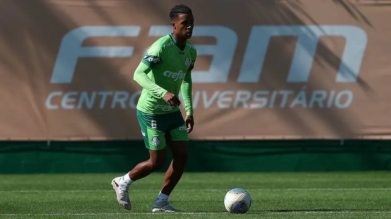 Proposta por Vanderlan é recusada pelo Palmeiras; lateral não está à venda
