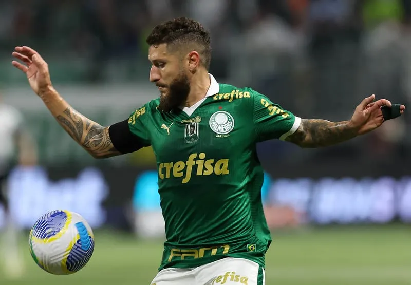 Zé Rafael atinge marca de 300 jogos pelo Palmeiras e agradece torcida